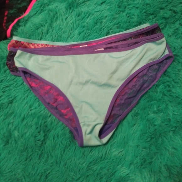 NWOT Bikini panties with lace backs, 4 pair - Picture 6 of 7